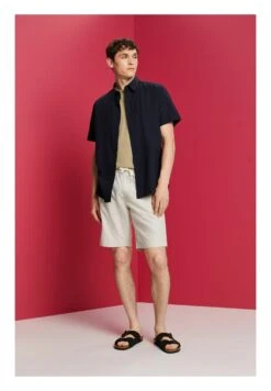 ESPRIT Shorts - Sand 12 ESPRIT Shorts - Sand -Esprit Sales Store 0012404f663348acade1278eede981ea