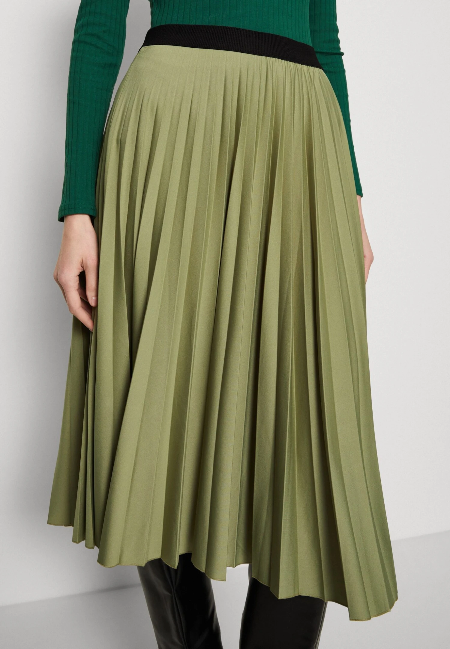 ESPRIT Plissee Skirt - Pleated Skirt - Light Khaki 6 ESPRIT Plissee Skirt - Pleated Skirt - Light Khaki - Image 6