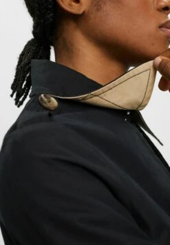 ESPRIT Kurzer Mit Gürtel - Trenchcoat 13 ESPRIT Kurzer Mit Gürtel - Trenchcoat -Esprit Sales Store 035e711630ec420189d3fdcd67e636d9