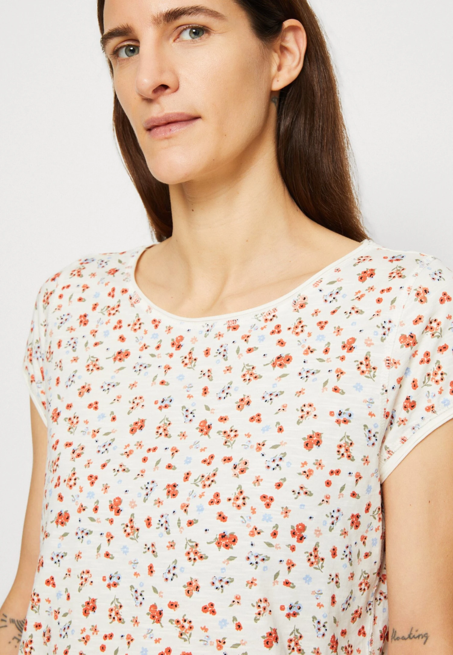 ESPRIT F Aop - Print T-Shirt 6 ESPRIT F Aop - Print T-Shirt - Image 6