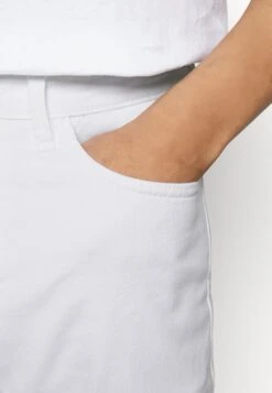 ESPRIT Slim Fit Jeans - White -Esprit Sales Store 0f32b0de061f41abaa1eec833f424d70