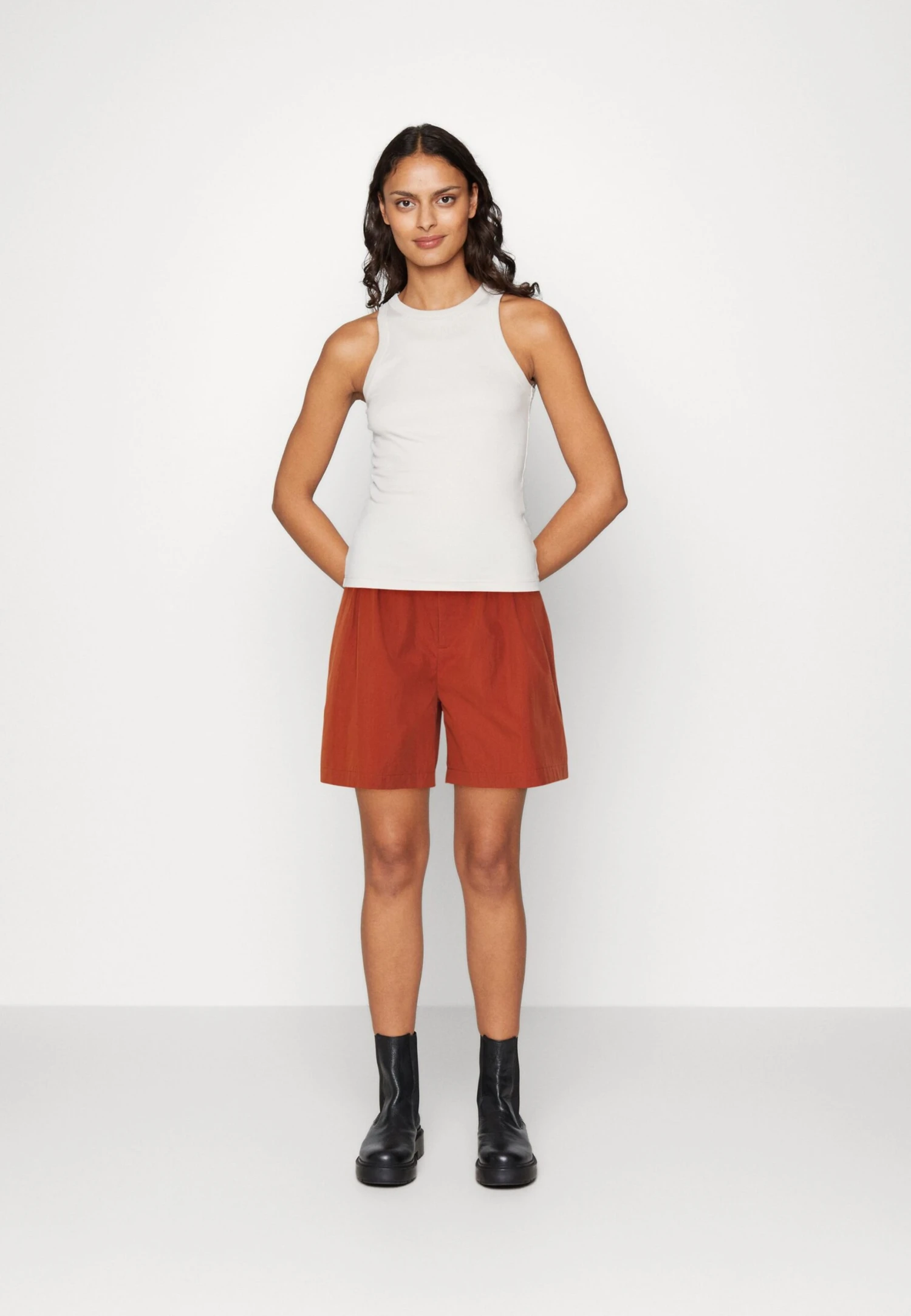 ESPRIT Natural Dyed - Shorts - Terracotta 2 ESPRIT Natural Dyed - Shorts - Terracotta - Image 2