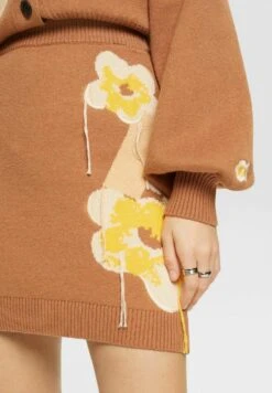 ESPRIT Mit Floralem Jacquard-Muster - Mini Skirt - Toffee -Esprit Sales Store 1513e2b5c7ce4feabc33ec56a691c9e6
