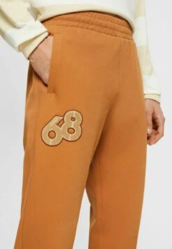 ESPRIT Style Mit Delfinlogoaufnäher - Tracksuit Bottoms - Caramel 12 ESPRIT Style Mit Delfinlogoaufnäher - Tracksuit Bottoms - Caramel -Esprit Sales Store 19c9c77493df468aa551174633a4c7ef