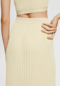 ESPRIT Flat - Pleated Skirt 10 ESPRIT Flat - Pleated Skirt -Esprit Sales Store 204332762eda46eaac307ea0487f3e40