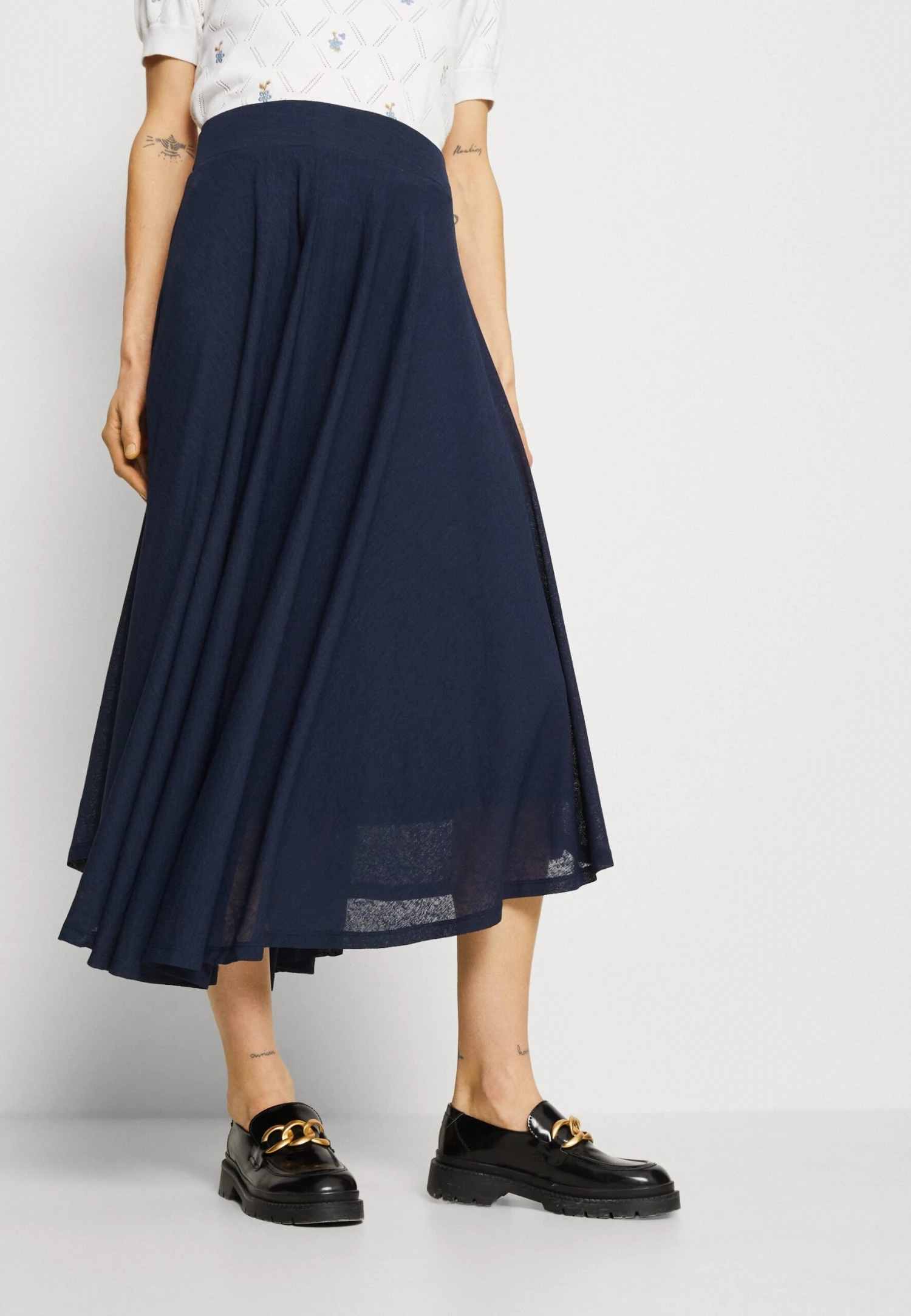 ESPRIT Long Skirt- Pleated Skirt - Navy 4 ESPRIT Long Skirt- Pleated Skirt - Navy - Image 4