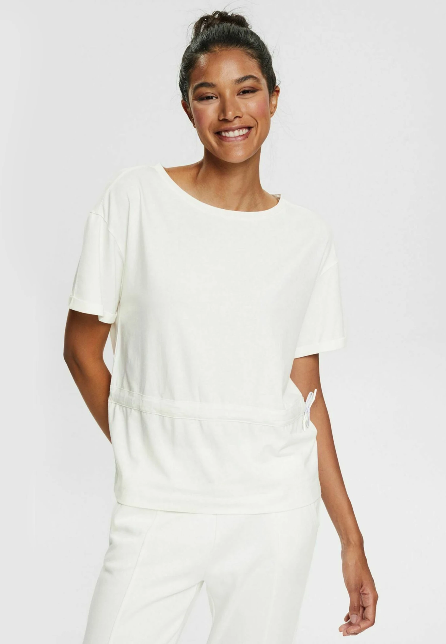 Mit Kordelzug - Basic T-Shirt 1 Mit Kordelzug - Basic T-Shirt