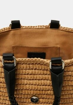 ESPRIT Mit Details - Handbag - Black 8 ESPRIT Mit Details - Handbag - Black -Esprit Sales Store 3491748de2ad4627ae259e85aa502fee