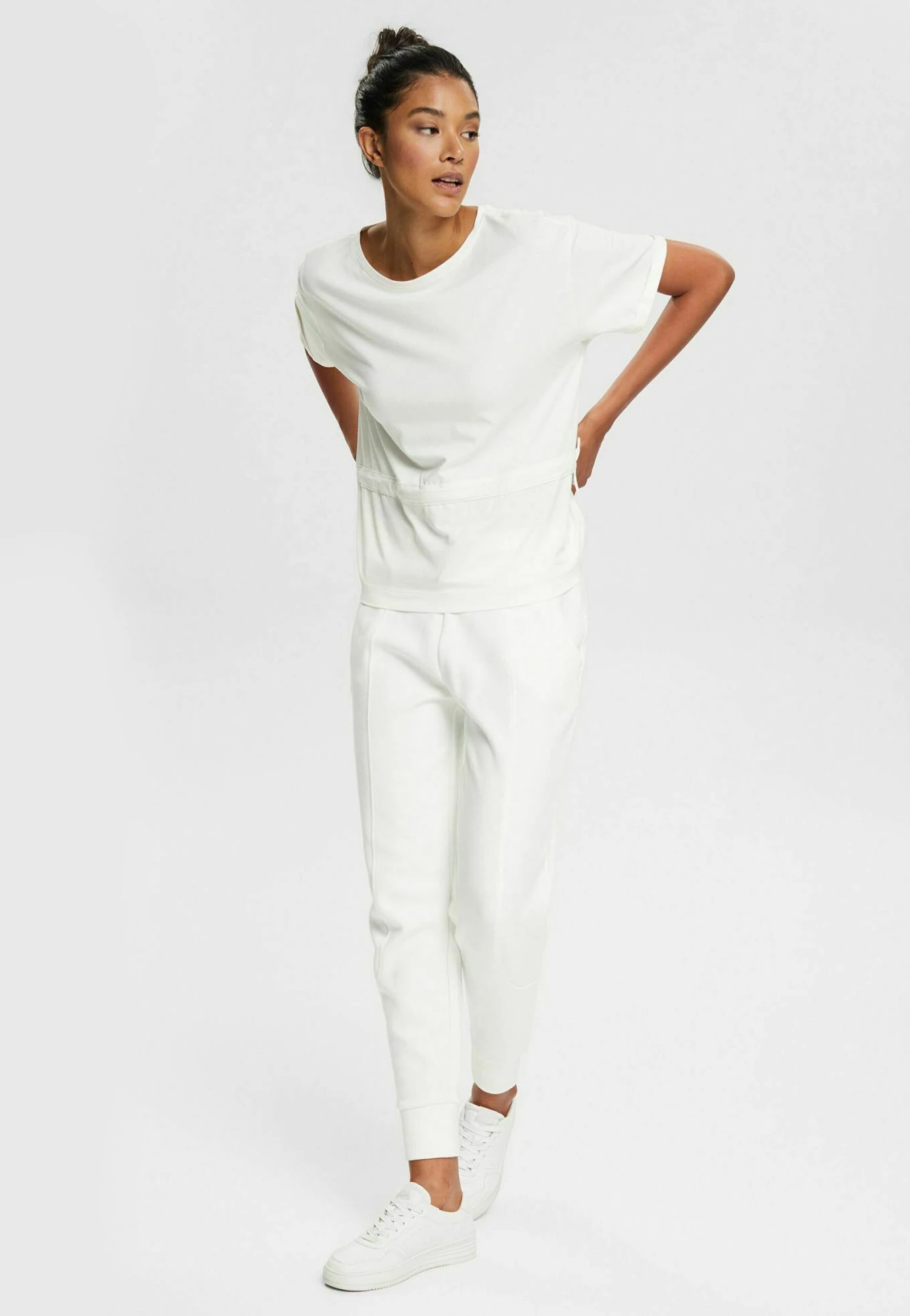 Mit Kordelzug - Basic T-Shirt 2 Mit Kordelzug - Basic T-Shirt - Image 2