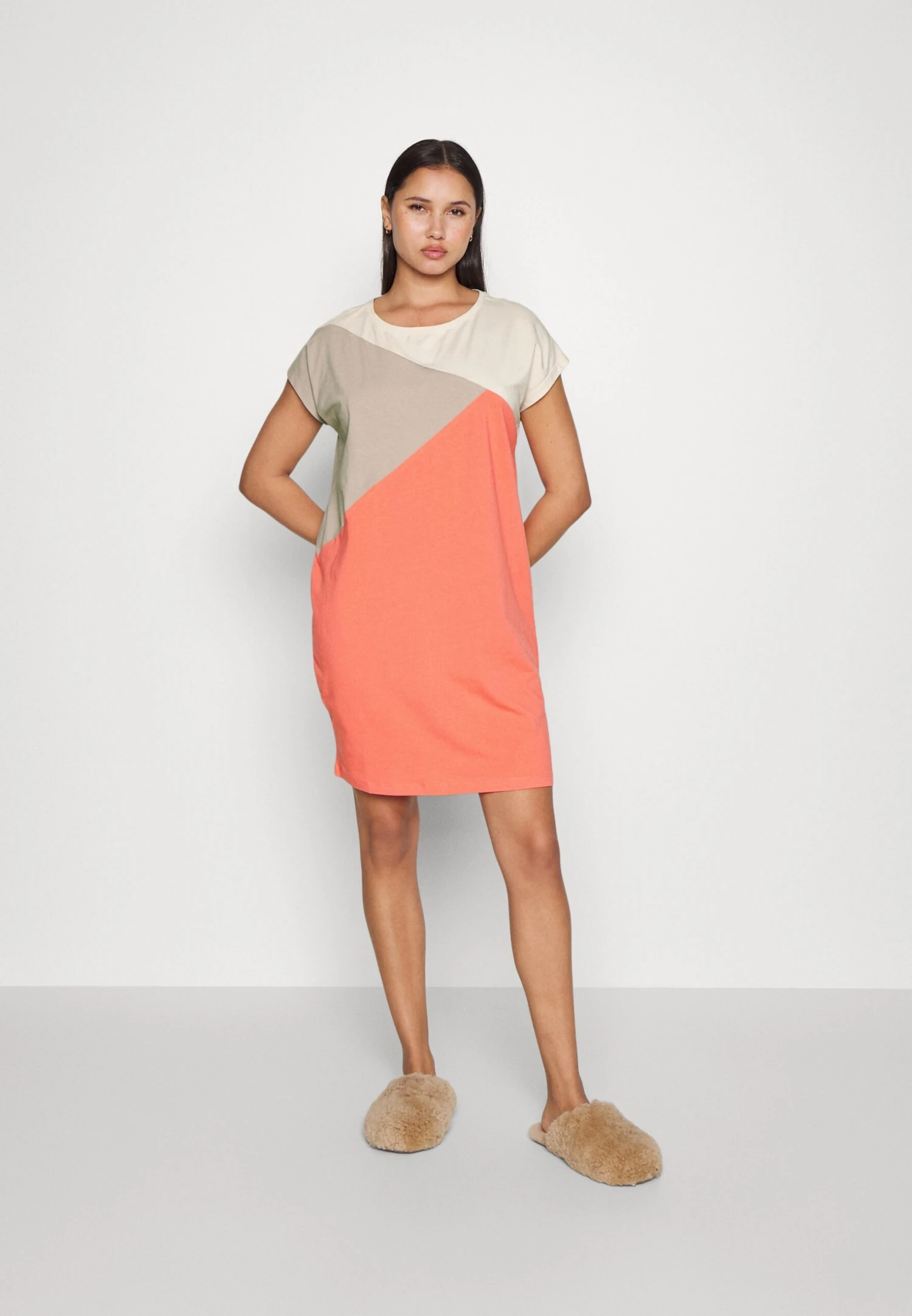 ESPRIT Colour Block Sus Ns Ss - Nightie - Coral 2 ESPRIT Colour Block Sus Ns Ss - Nightie - Coral - Image 2