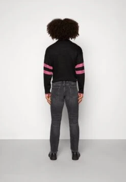 ESPRIT Brushback - Straight Leg Jeans - Black Medium Wash -Esprit Sales Store 41624d45d3ed48efa3f63af9992646a4