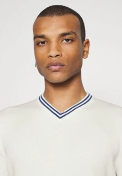 ESPRIT Jumper - Off White -Esprit Sales Store 495e73c5488b4af5a7ead11aa3318fa3