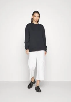 ESPRIT Crew Neck - Sweatshirt - Black 11 ESPRIT Crew Neck - Sweatshirt - Black -Esprit Sales Store 51645acb67f549f79fad1791b7df0880