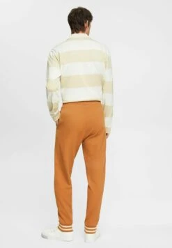 ESPRIT Style Mit Delfinlogoaufnäher - Tracksuit Bottoms - Caramel 11 ESPRIT Style Mit Delfinlogoaufnäher - Tracksuit Bottoms - Caramel -Esprit Sales Store 56a3272a05e44f5ba8978e5cff7cef58