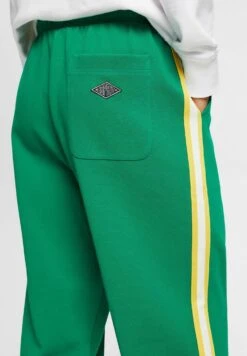 ESPRIT Mit Weitem Bein - Tracksuit Bottoms - Emerald Green -Esprit Sales Store 6bd00b9773ee421f985945e3edbb4344
