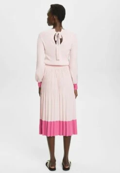 ESPRIT Plissierter- A-Line Skirt - Pink -Esprit Sales Store 712e97a6caeb4c98b1245592750ca26d
