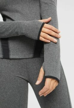 Troyer Longsleeve - Long Sleeved Top - Black -Esprit Sales Store 7a5b126bf88f426aaf0b4d163c757ed2