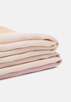 ESPRIT Breezysto - Scarf - Off White -Esprit Sales Store 7b88fce0d9a44016a1aea7979a0ab590