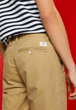 ESPRIT Im Stil - Shorts - Khaki Beige -Esprit Sales Store 82e85c65fc974f0e89597fa4de26bbf5