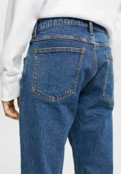 Edc By Esprit Stretch - Straight Leg Jeans - Blue Medium Wash -Esprit Sales Store 84169029f28a402693139cadca25642a