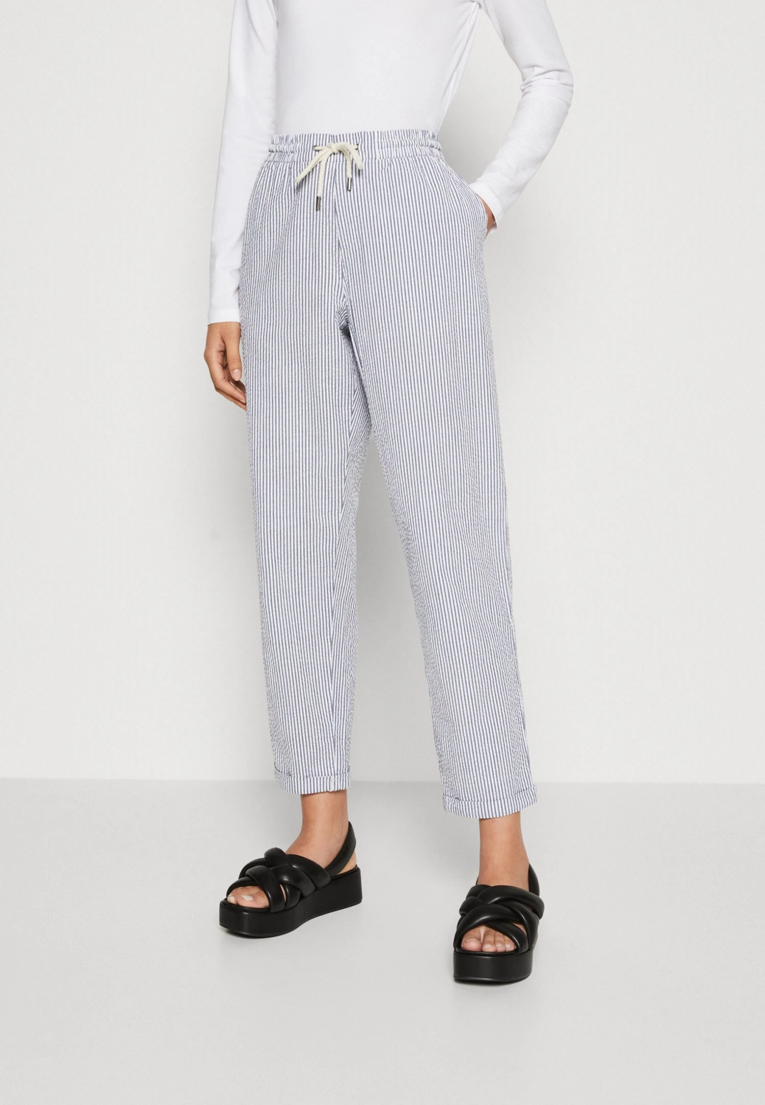 ESPRIT Seersucker - Tracksuit Bottoms - Navy 1 ESPRIT Seersucker - Tracksuit Bottoms - Navy