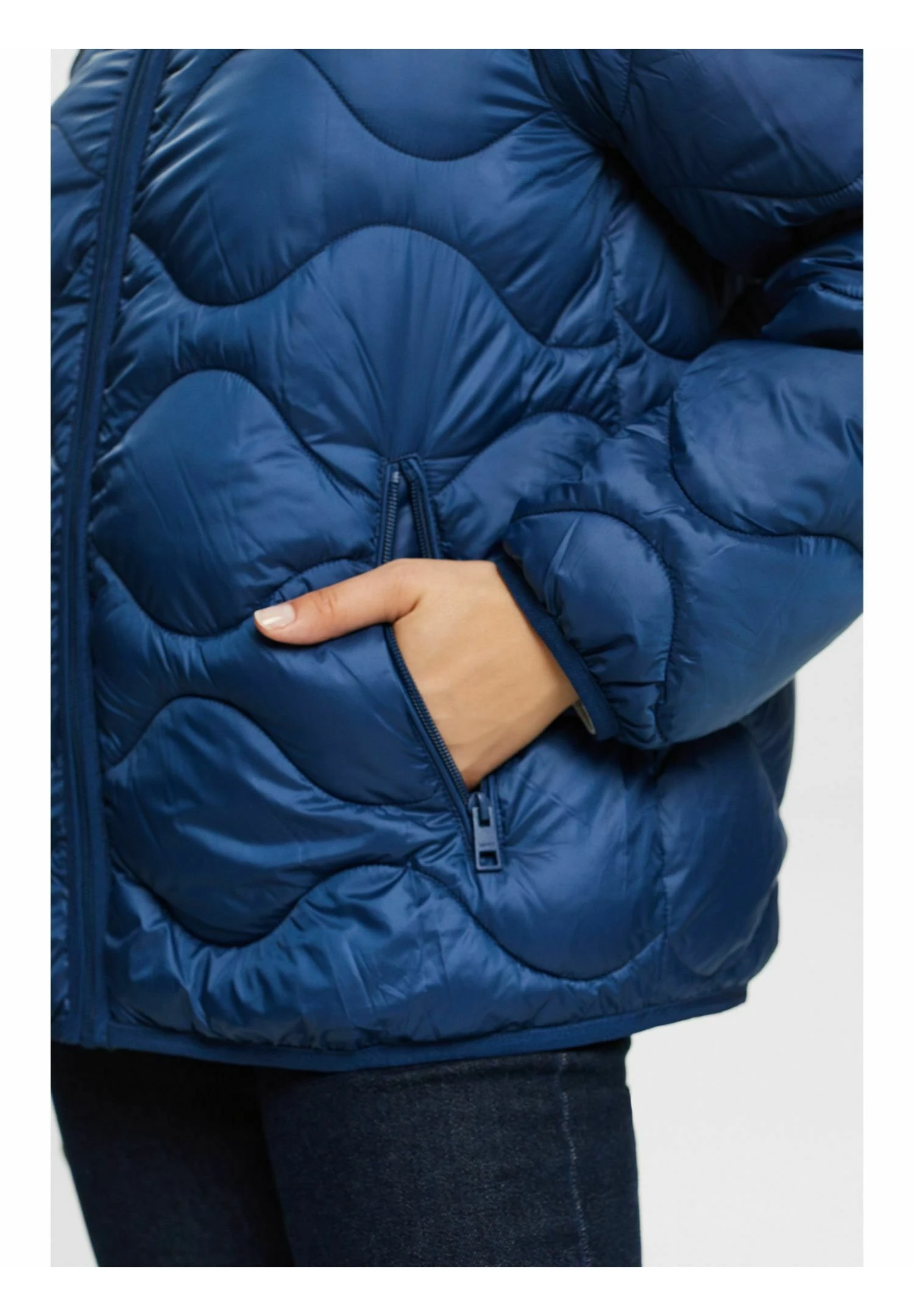 ESPRIT Recycelt Wandelbare Stepp Mit - Winter Jacket 5 ESPRIT Recycelt Wandelbare Stepp Mit - Winter Jacket - Image 5