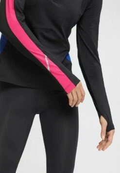 Mit E-Dry-Finish - Hoodie - Black -Esprit Sales Store 9a458719201f43afa662e73a84ab112f