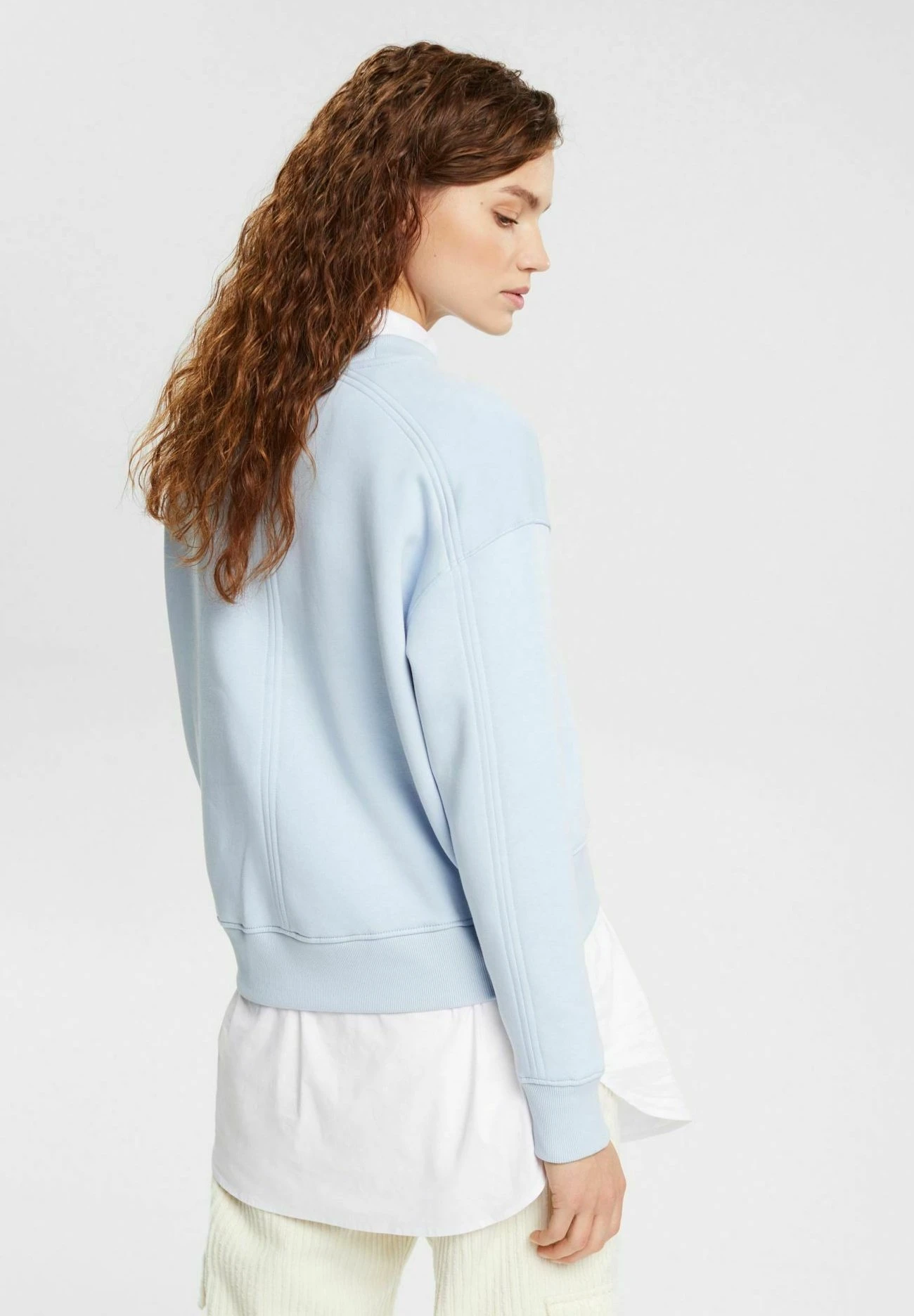 ESPRIT Mit-Logo - Sweatshirt - Pastel Blue 3 ESPRIT Mit-Logo - Sweatshirt - Pastel Blue - Image 3
