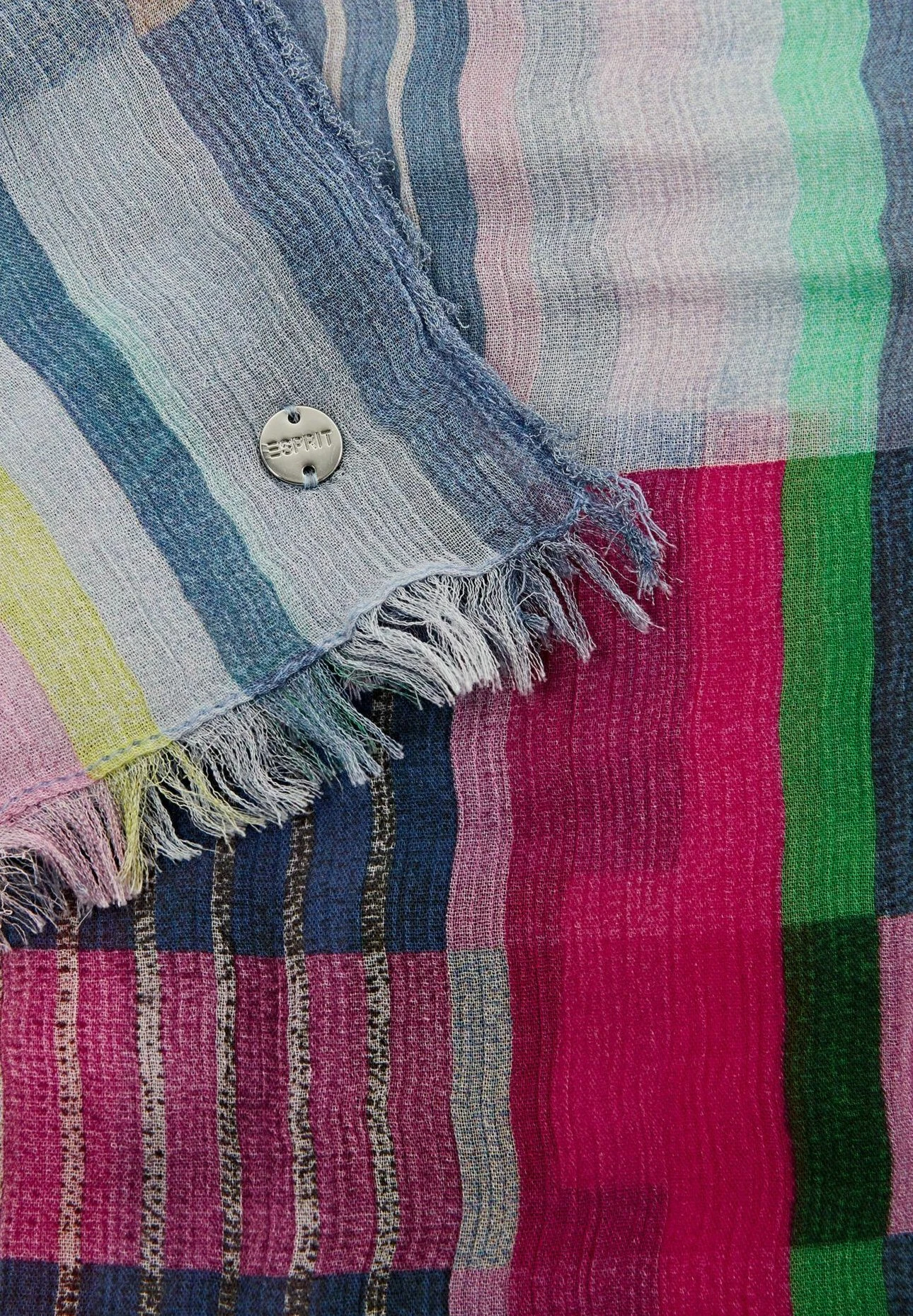 ESPRIT Mit Geometrischen Streifen - Scarf - Pastel Blue 3 ESPRIT Mit Geometrischen Streifen - Scarf - Pastel Blue - Image 3