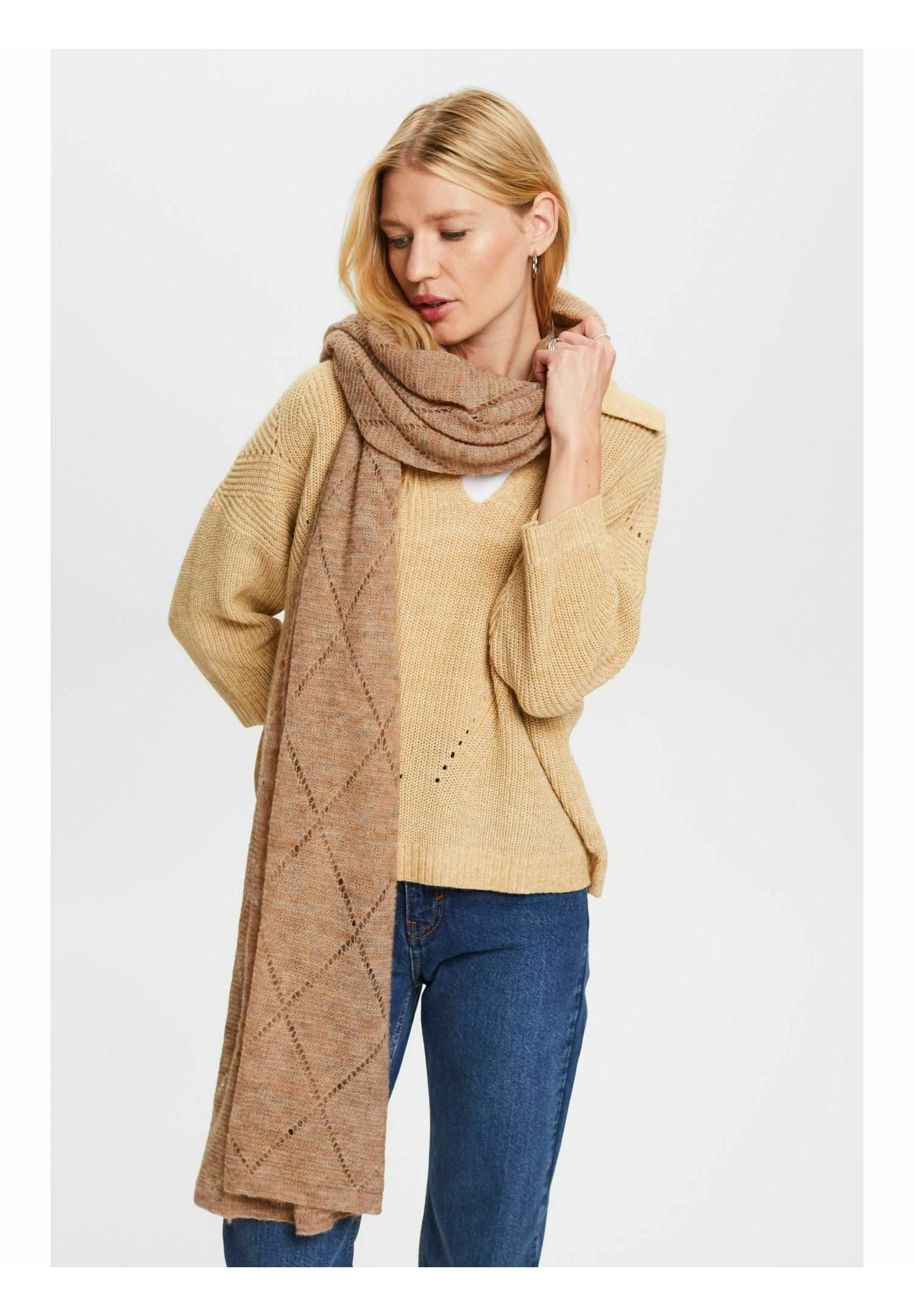 ESPRIT Rcs_Wo_Ajoursha - Scarf - Caramel 1 ESPRIT Rcs_Wo_Ajoursha - Scarf - Caramel