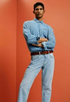 ESPRIT Straight Leg Jeans - Blue Light Washed -Esprit Sales Store b529c3feb554480ba97e0a25c2cffc3b