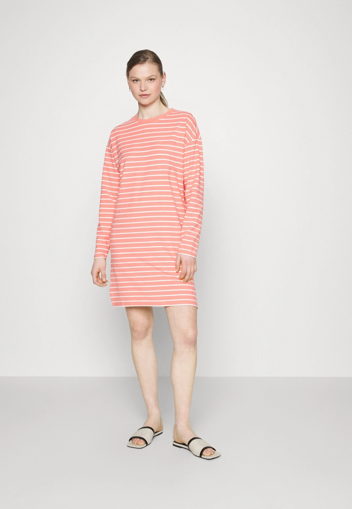 ESPRIT Y/D Stripe Long Slv - Nightie - Coral 2 ESPRIT Y/D Stripe Long Slv - Nightie - Coral - Image 2