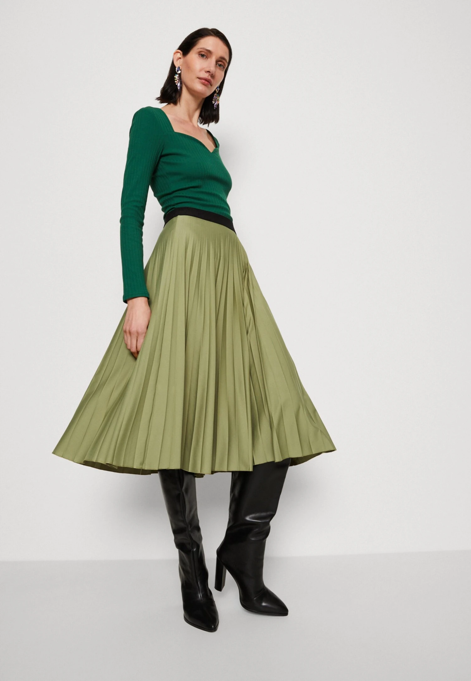 ESPRIT Plissee Skirt - Pleated Skirt - Light Khaki 4 ESPRIT Plissee Skirt - Pleated Skirt - Light Khaki - Image 4