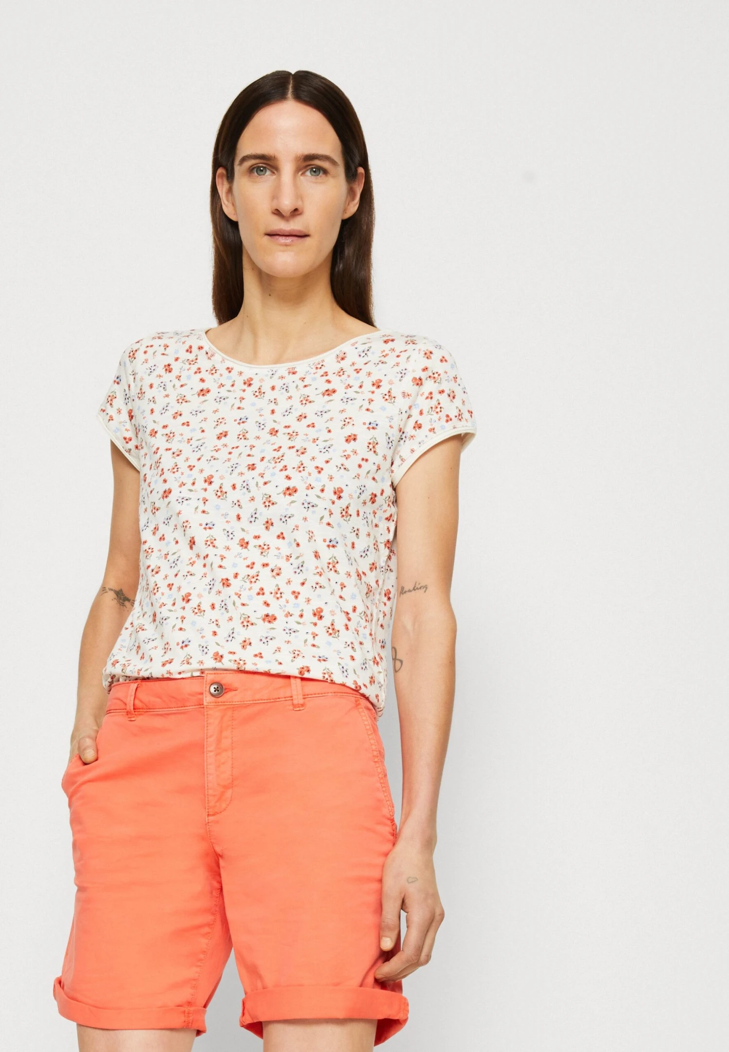 ESPRIT F Aop - Print T-Shirt 4 ESPRIT F Aop - Print T-Shirt - Image 4