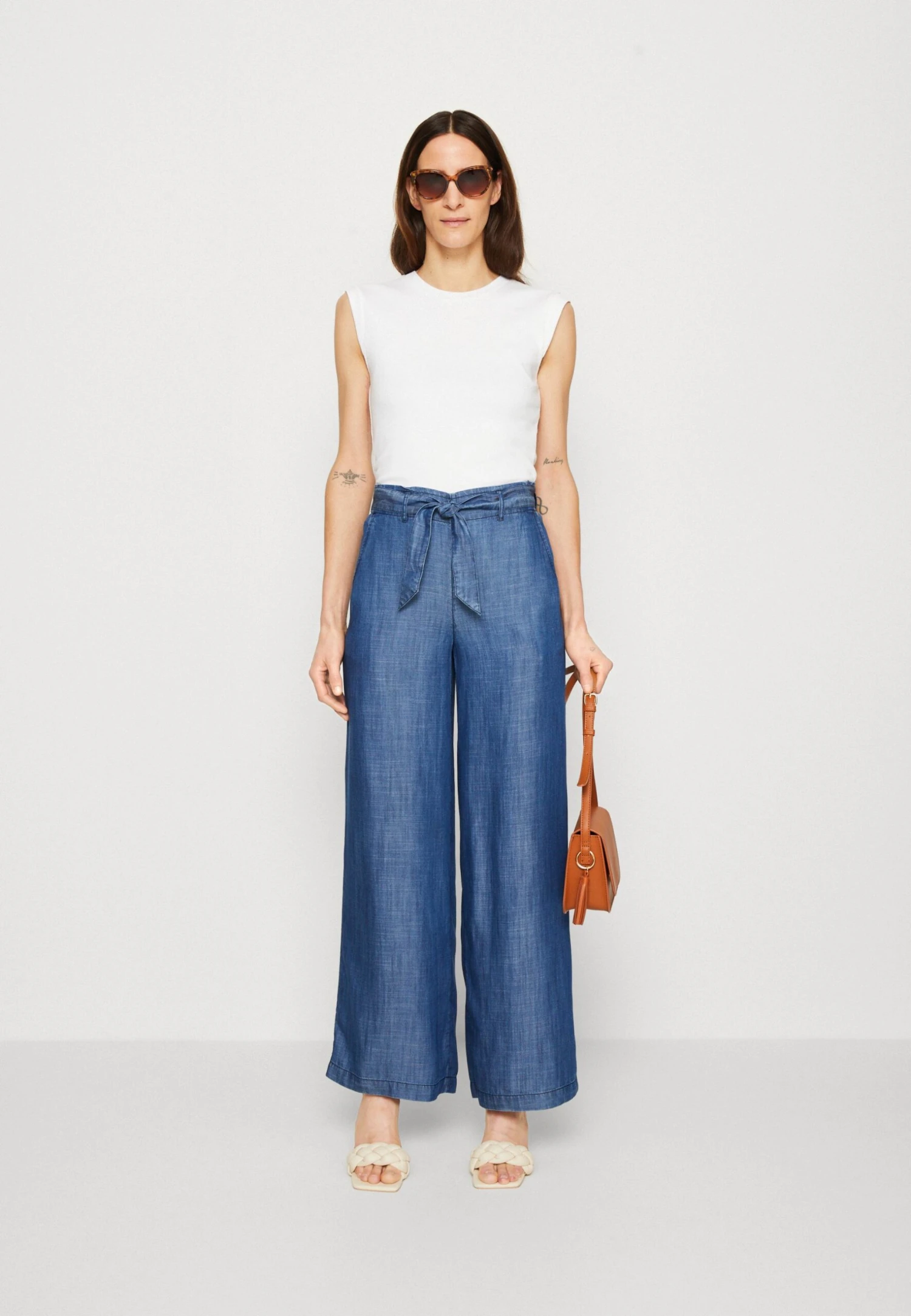 ESPRIT Wide Leg - Trousers - Blue Medium Wash 2 ESPRIT Wide Leg - Trousers - Blue Medium Wash - Image 2