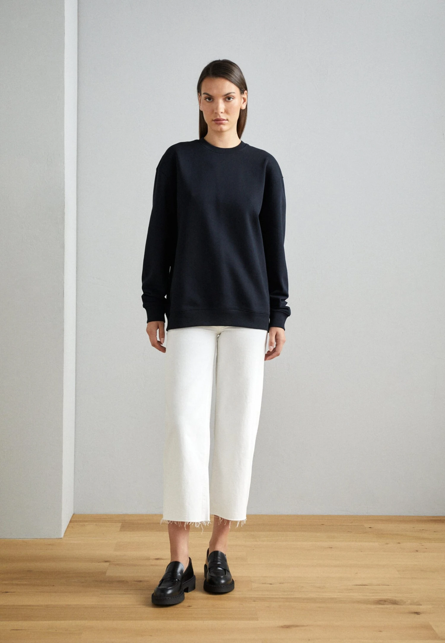 ESPRIT Crew Neck - Sweatshirt - Black 2 ESPRIT Crew Neck - Sweatshirt - Black - Image 2