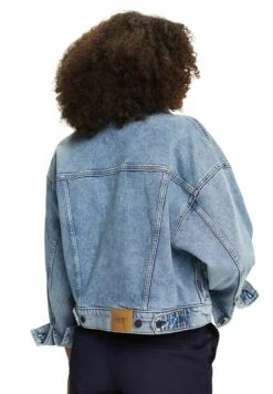 ESPRIT In Boxy - Denim Jacket 16 ESPRIT In Boxy - Denim Jacket -Esprit Sales Store ca1d4abb970440f9980404865227aab8