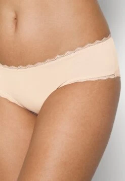 ESPRIT Feminine Hipster Shorts - Pants 13 ESPRIT Feminine Hipster Shorts - Pants -Esprit Sales Store cc42a79a149e455989930b4c61bddcc0