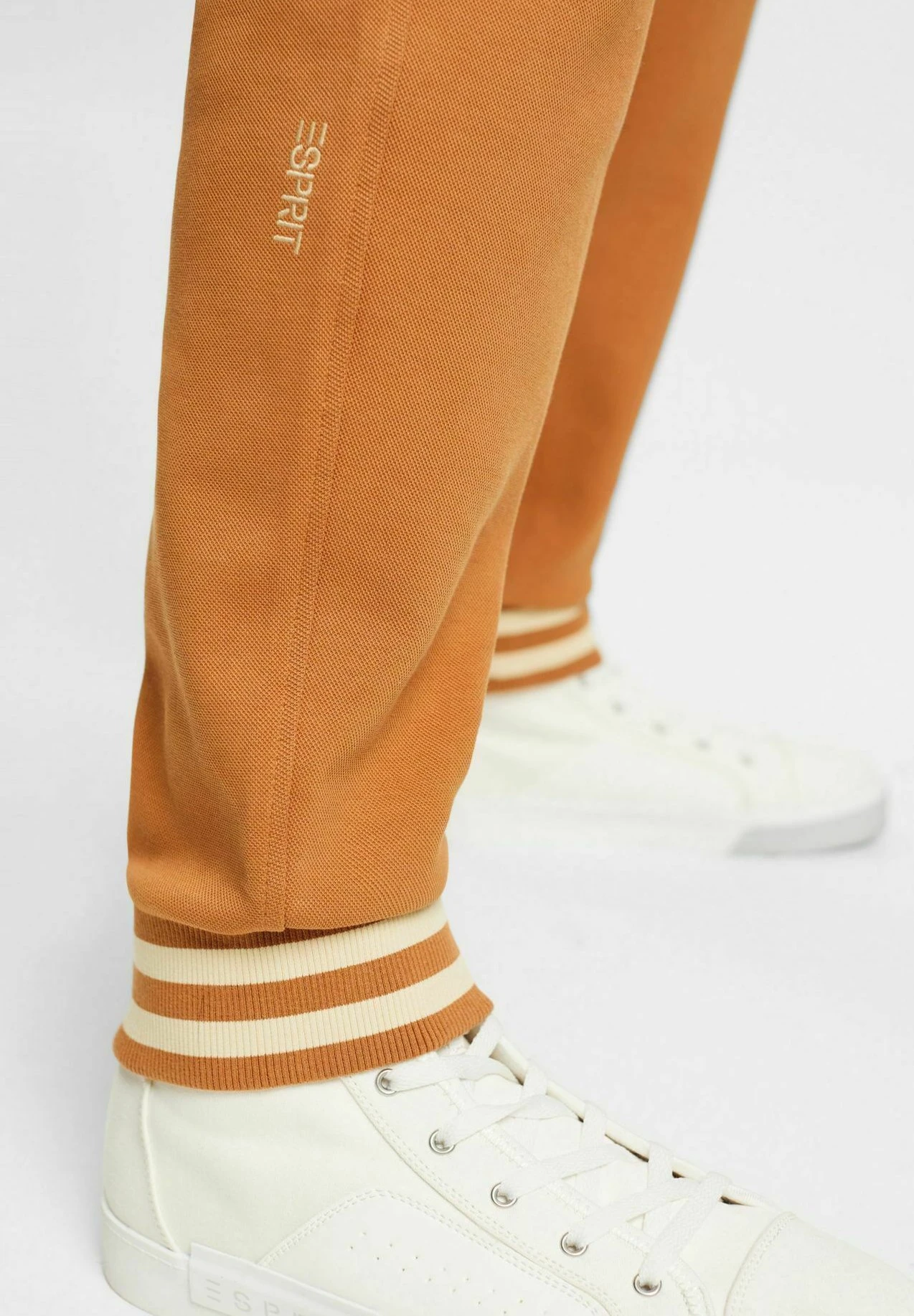 ESPRIT Style Mit Delfinlogoaufnäher - Tracksuit Bottoms - Caramel 5 ESPRIT Style Mit Delfinlogoaufnäher - Tracksuit Bottoms - Caramel - Image 5
