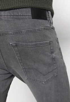 ESPRIT Slim Fit Jeans - Grey Medium Wash -Esprit Sales Store d33f5a6d006b44d884566eeba5edd027