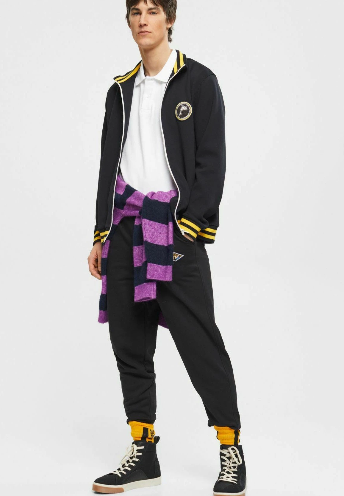 ESPRIT Training Jacket - Black 5 ESPRIT Training Jacket - Black - Image 5