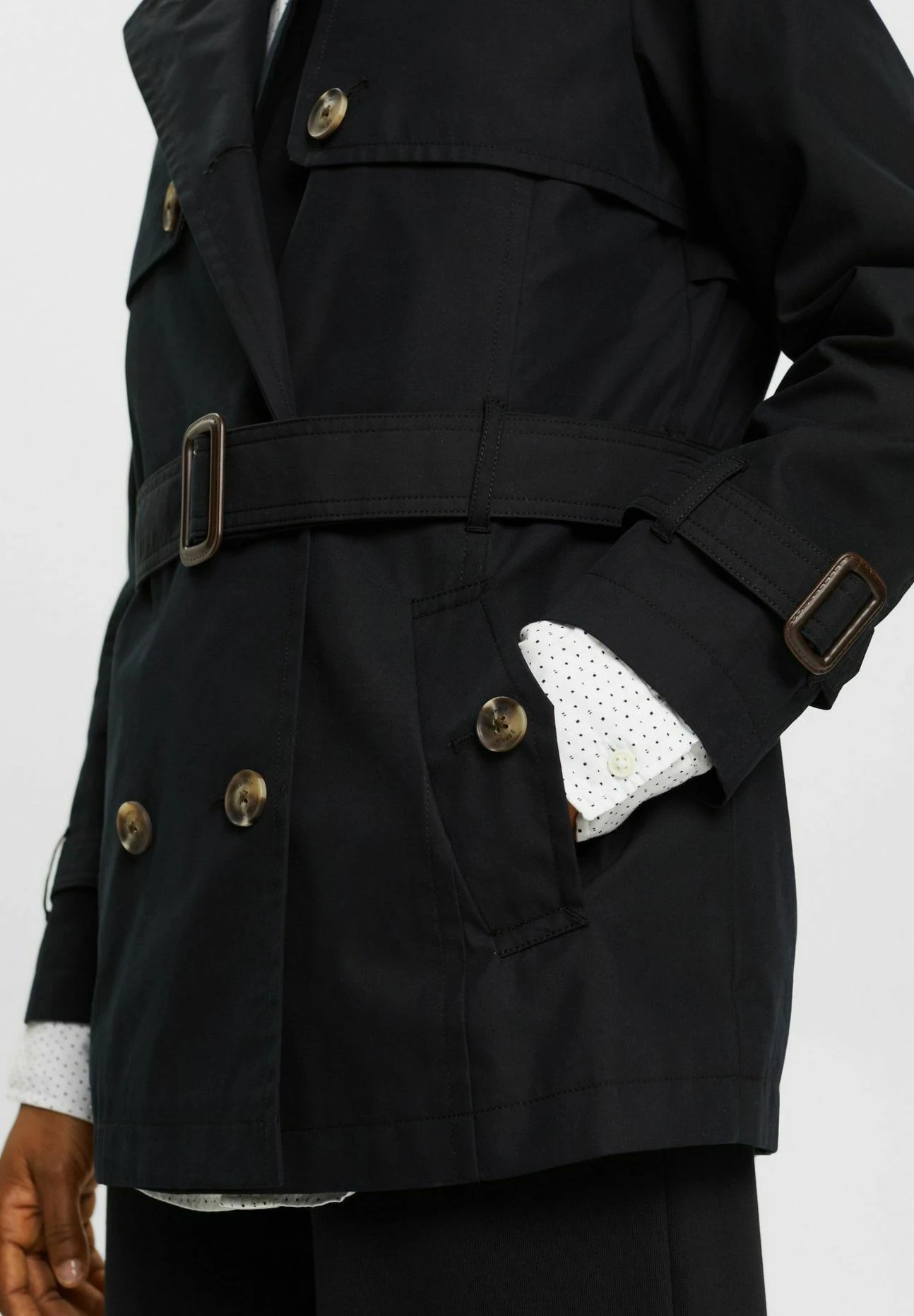 ESPRIT Kurzer Mit Gürtel - Trenchcoat 4 ESPRIT Kurzer Mit Gürtel - Trenchcoat - Image 4