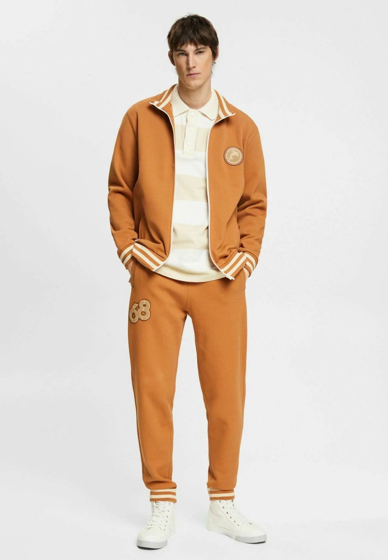 ESPRIT Style Mit Delfinlogoaufnäher - Tracksuit Bottoms - Caramel 2 ESPRIT Style Mit Delfinlogoaufnäher - Tracksuit Bottoms - Caramel - Image 2