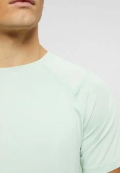 Basic T-Shirt - Basic T-Shirt -Esprit Sales Store e09553d03e3a4105b662d6766ff8a547