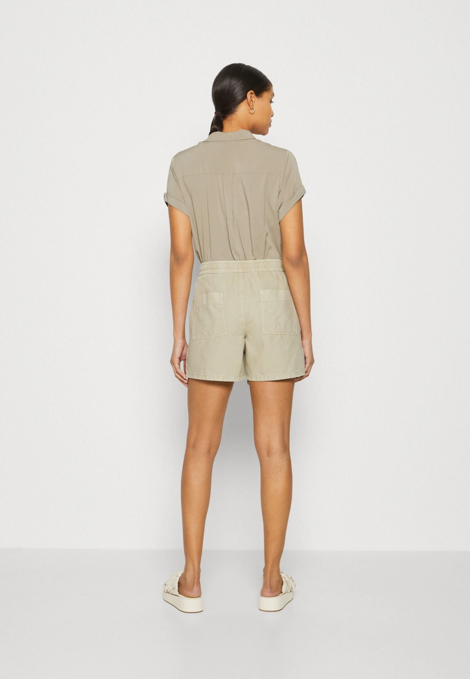 ESPRIT Shorts - Dusty Green 3 ESPRIT Shorts - Dusty Green - Image 3