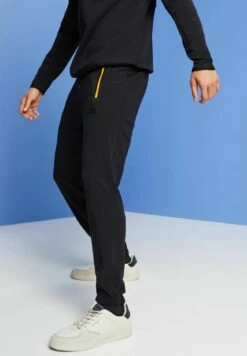 Tracksuit Bottoms - Black -Esprit Sales Store e447115d9b104e7f8b6350cd0c1bc7de