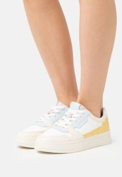 ESPRIT A20 03 Lu2 - Trainers - Light Beige