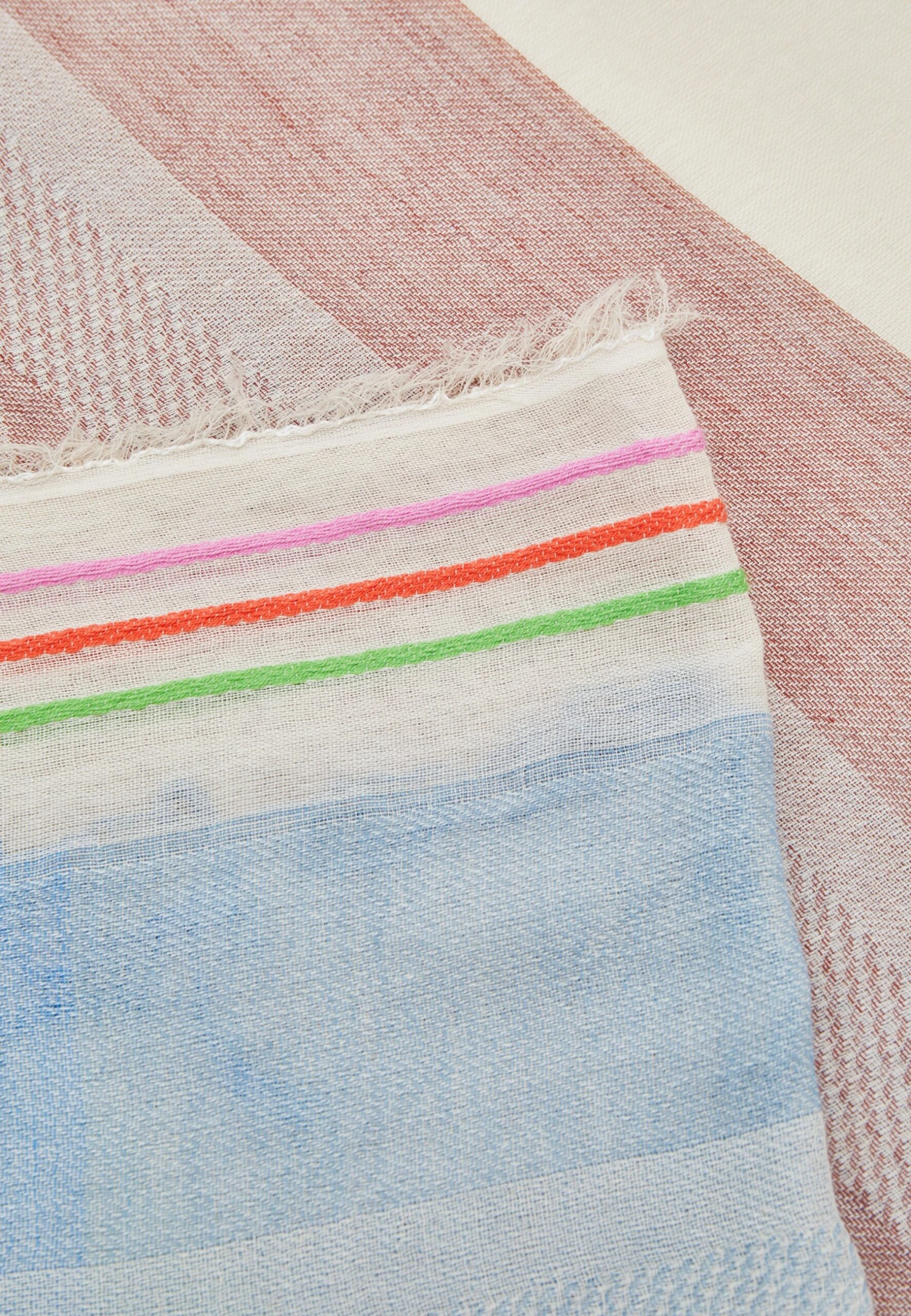 ESPRIT Scarf - Multicolour 2 ESPRIT Scarf - Multicolour - Image 2