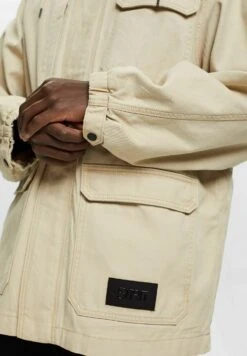 ESPRIT Robuster- Light Jacket - Sand -Esprit Sales Store f035e28bd8b44cc0b03d77418fd61f49