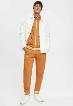 ESPRIT Style Mit Delfinlogoaufnäher - Tracksuit Bottoms - Caramel 14 ESPRIT Style Mit Delfinlogoaufnäher - Tracksuit Bottoms - Caramel -Esprit Sales Store f23c2fb95cc24465a7f7e1ded8a204de